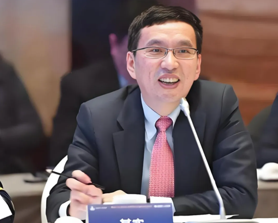 东方财富“暴利”：上半年营收105亿，净利81亿，计入政府补助4亿 却不分红 其实家族去年套现92亿